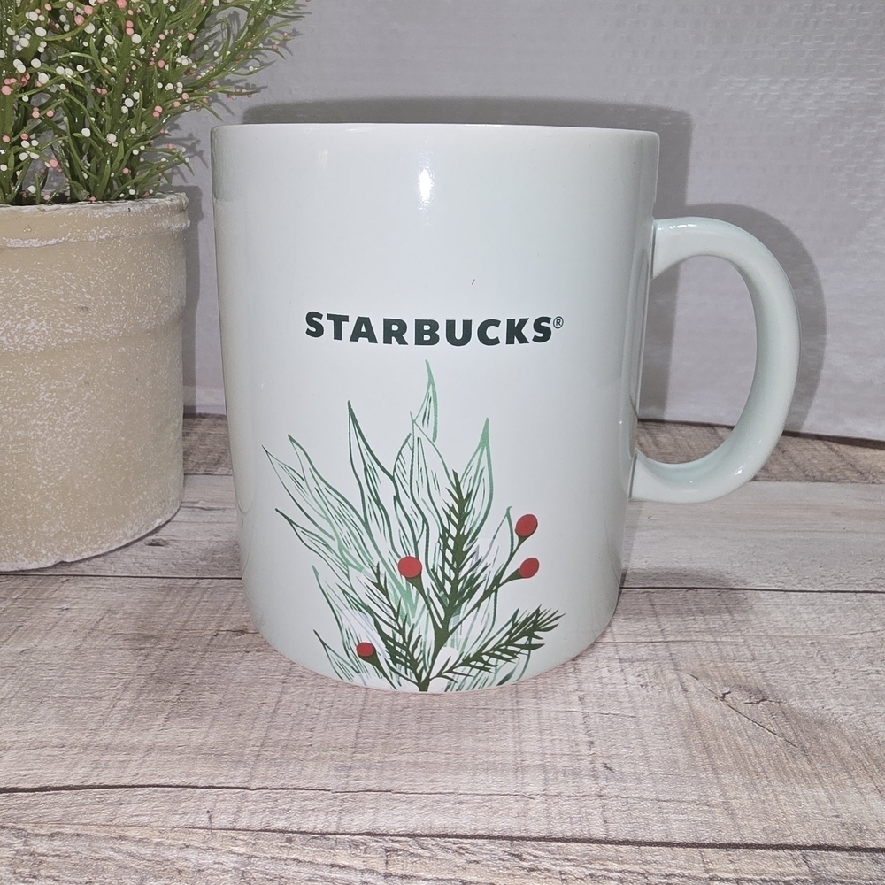STARBUCKS 2020 26 0Z LARGE MUG HOLIDAY CHRISTMAS WHITE RED AND GREEN